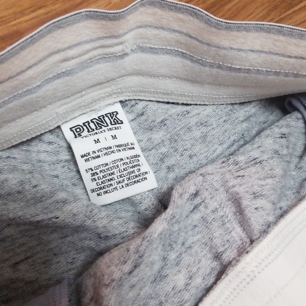 Vs pink sweatpants - Picture 3 of 4